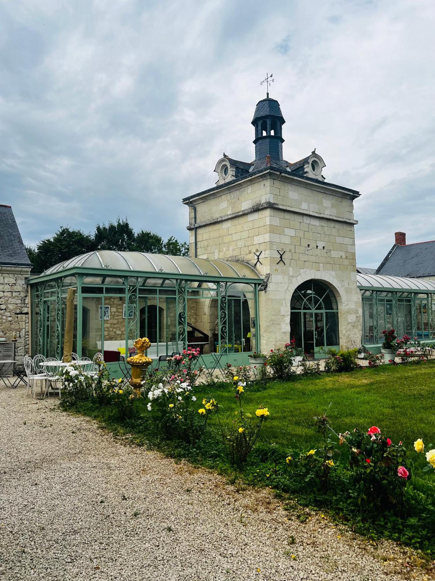Chateau De La Thibaudiere Bois Savary - Chambre Familiale Du Roi Allonnes  Εξωτερικό φωτογραφία